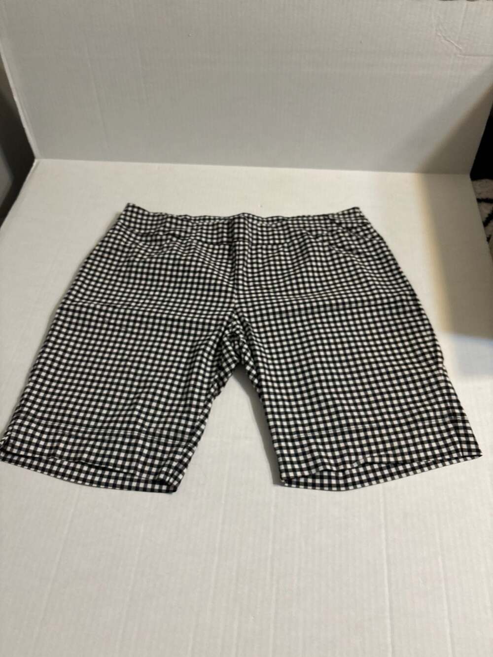 Cathy Women's Black and White Gingham Pull-On Bermuda Shorts Size XL